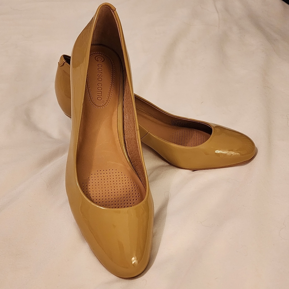 Size 8 - Beige Pumps Heels